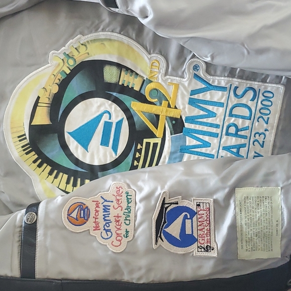 RARE AUTHENTIC AVIREX VARSITY COMMEMORATIVE 100% LEATHER JACKET - Picture 7 of 12